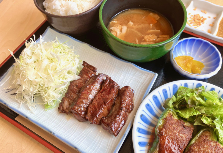 ▼厚切り牛ハラミ定食